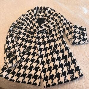 White House/Black Market would blend coat XXS (fits like XS)